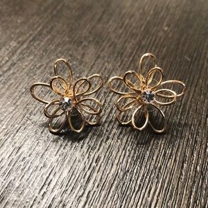 Flower studs